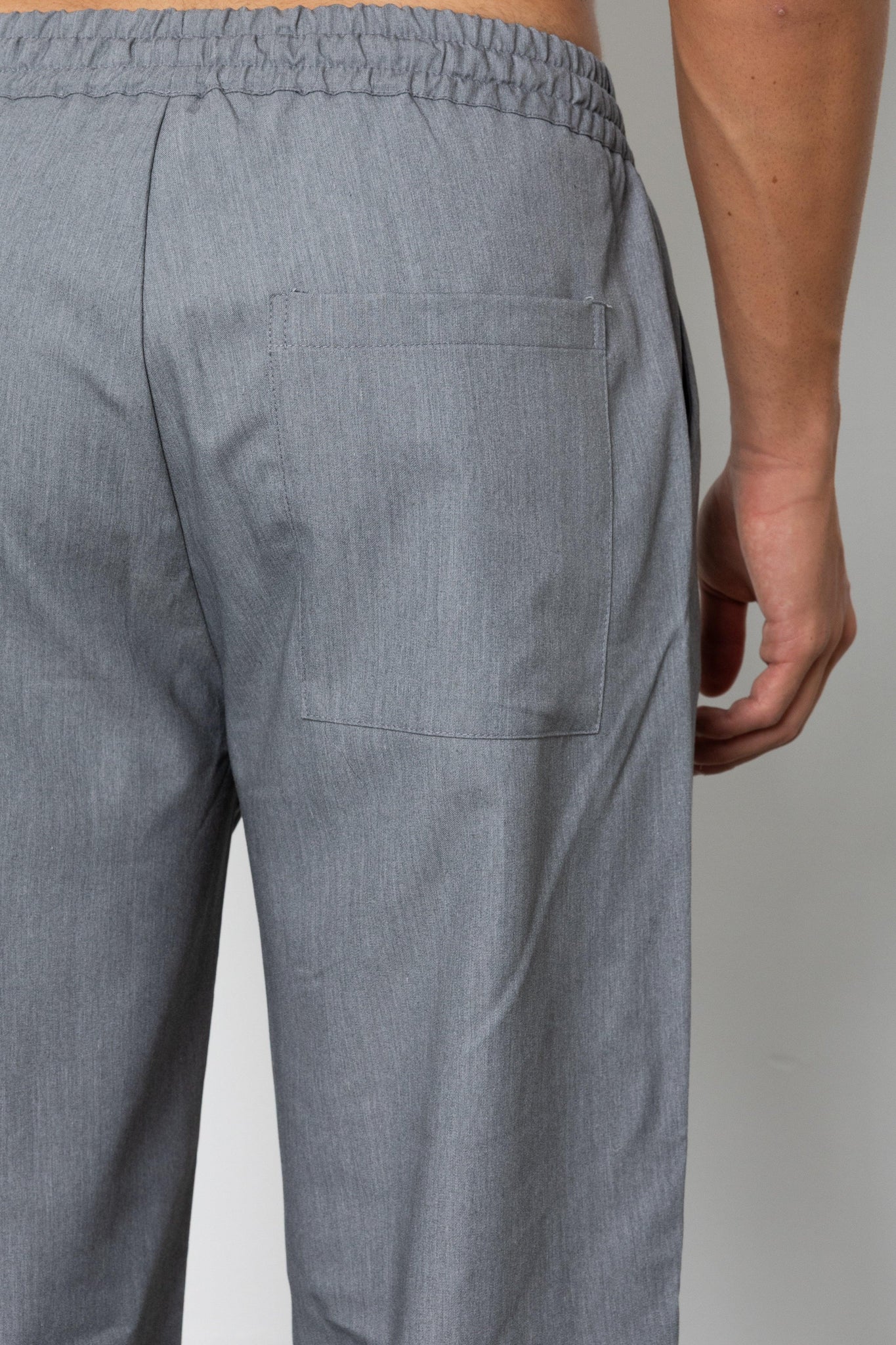 Pantalaccio con pences fondo ampio