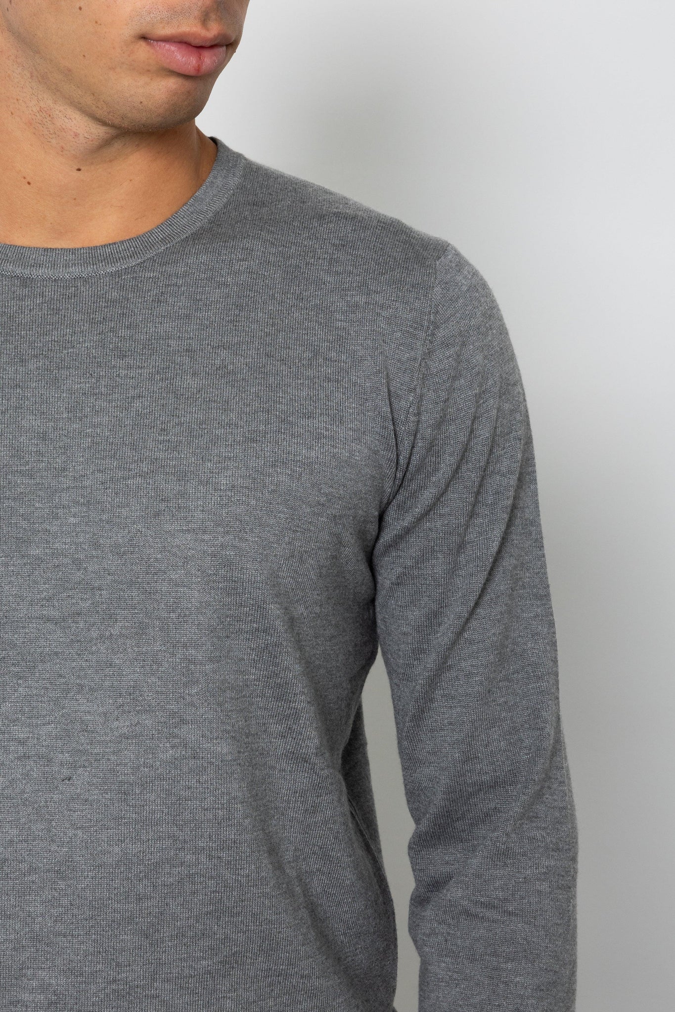 Maglione girocollo in filo