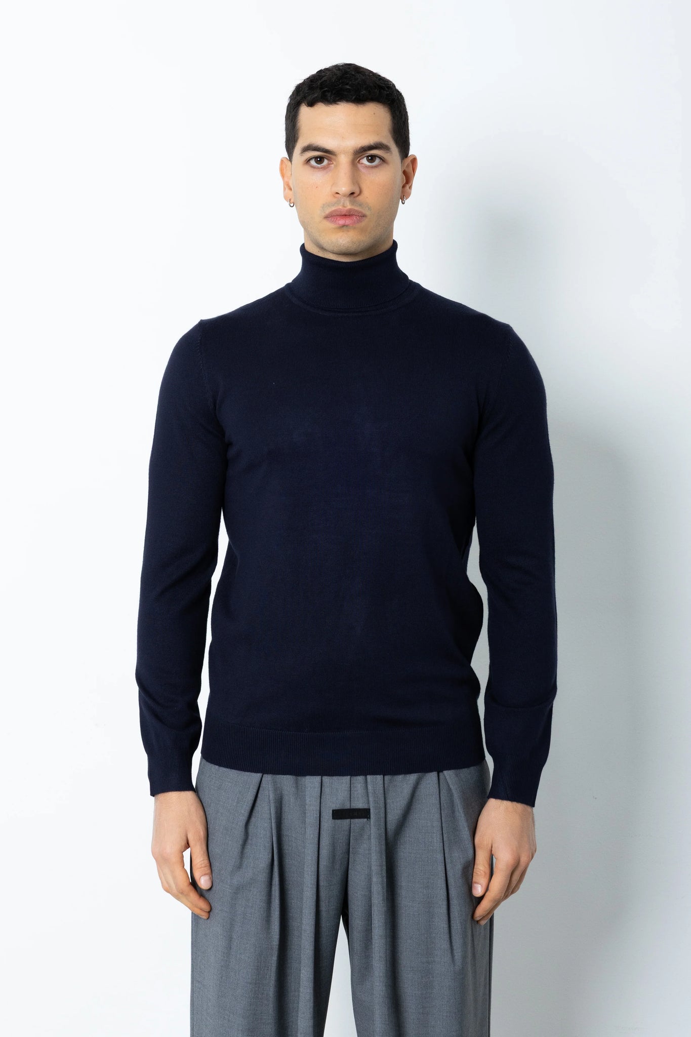 Maglione collo alto in filo