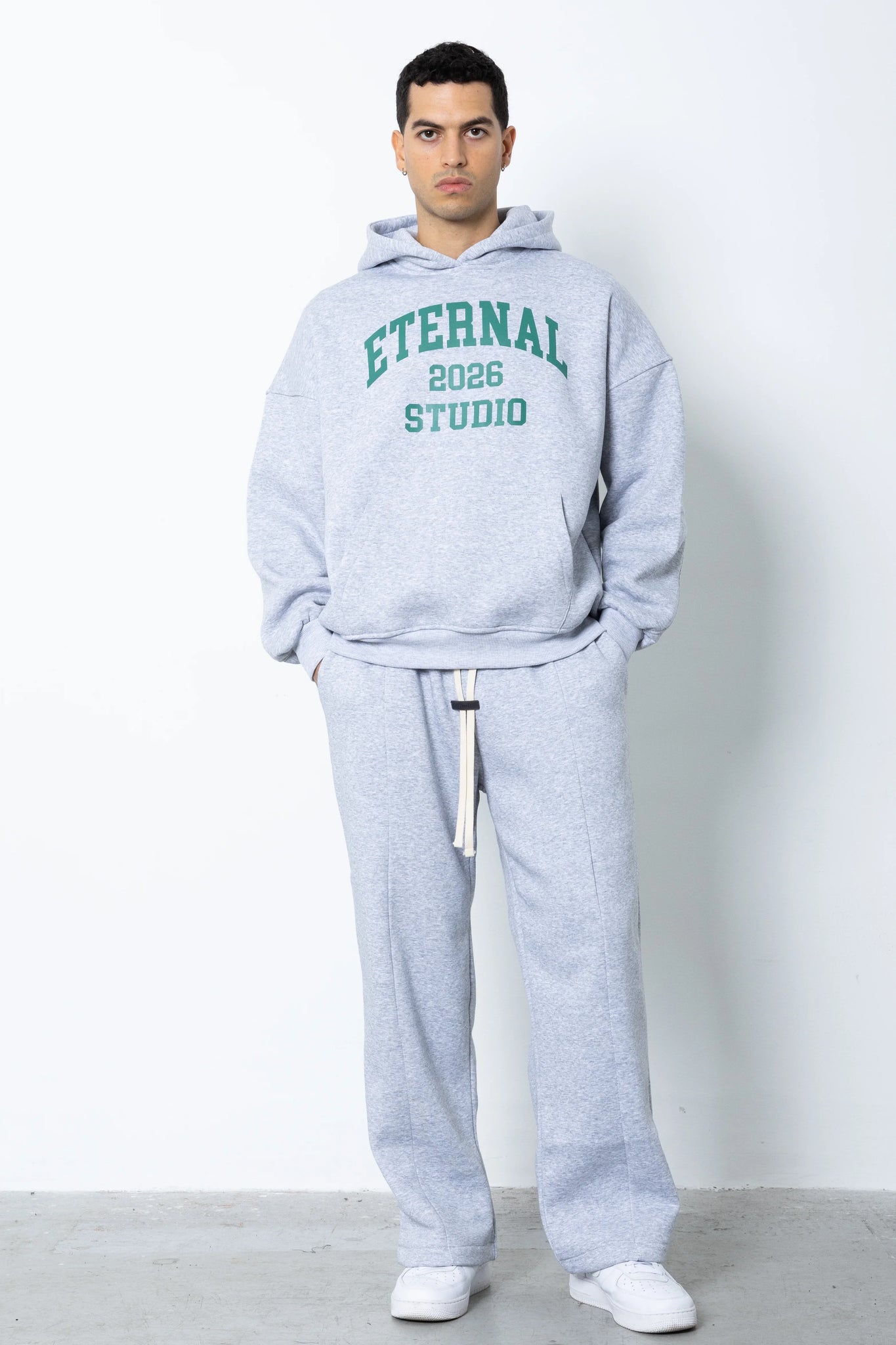 Felpa Eternal studio 2026